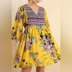 Umgee dress
Size M
NWOT